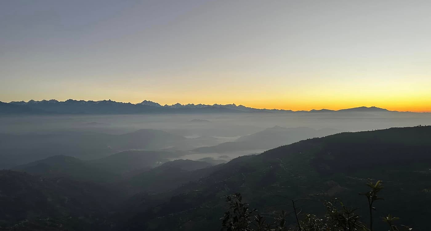 Himalayan sunrise from Nagarkot — Everest and Himalayan peaks at dawn